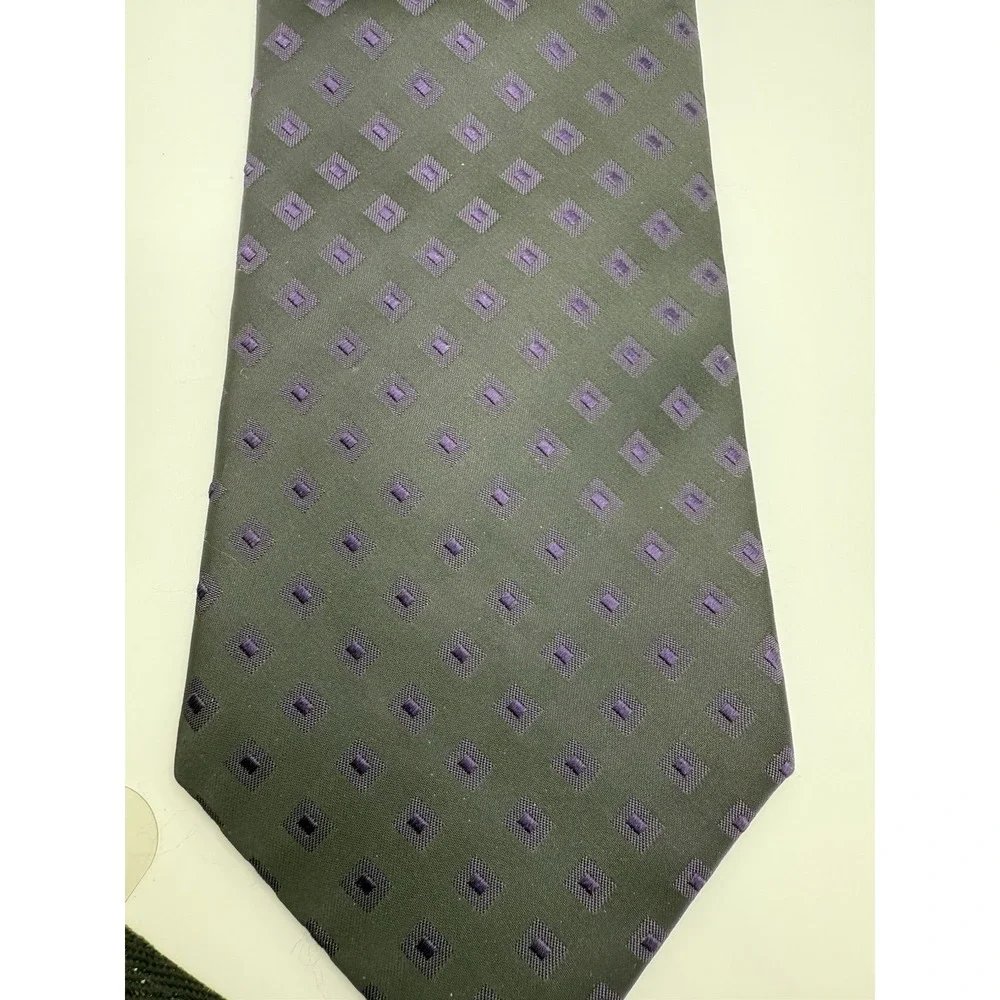 Palenzo Collection Silk Tie Made in Italy Purple‎ Diamond Pattern 62 in